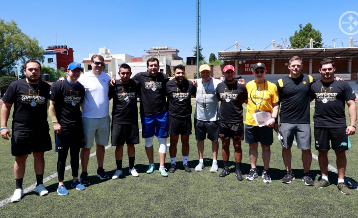 El campamento de pateadores de los Steelers en la Ciudad de México