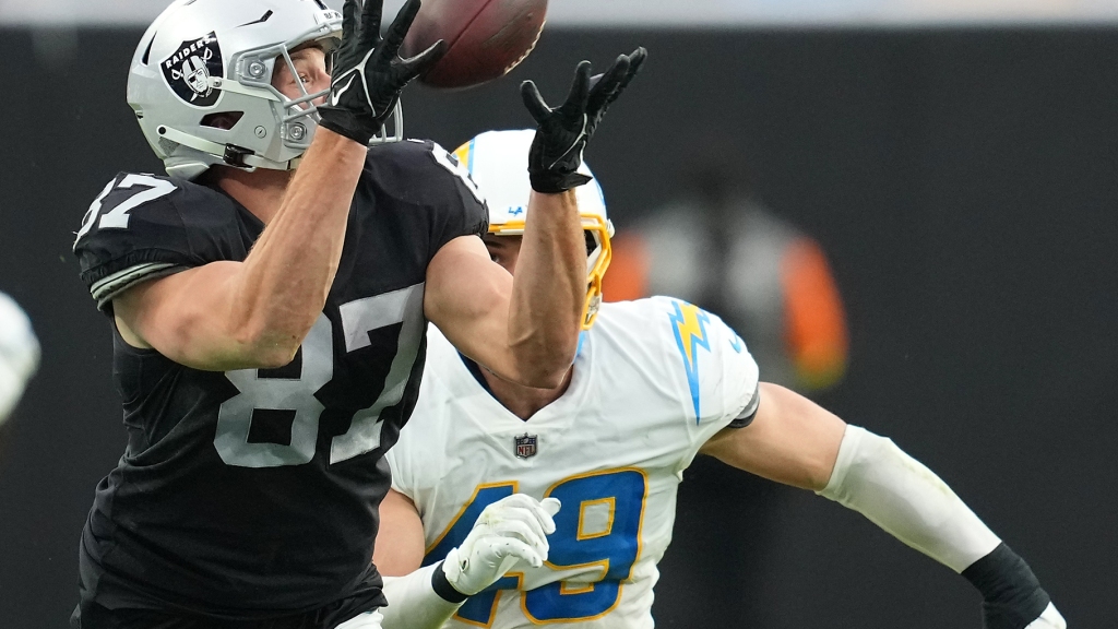 Lions tried to sign TE Foster Moreau in free agency