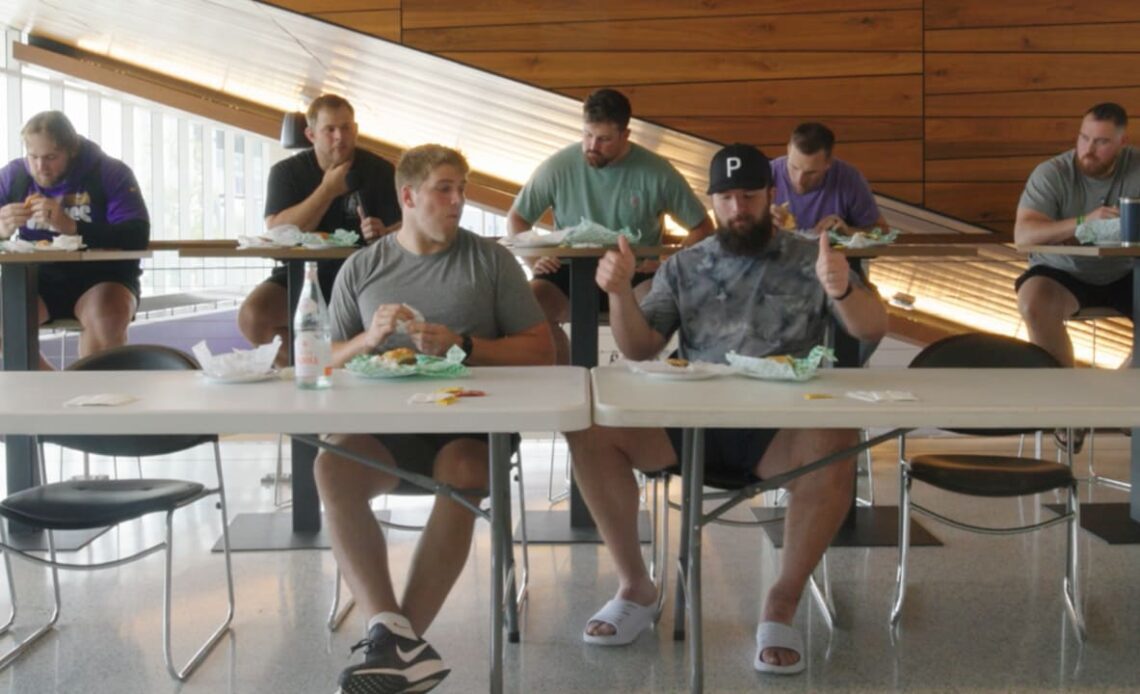 Kirk and The O-Line Weigh In On Who Has The Best Jucy Lucy, Matt's Bar or The 5-8 Club?