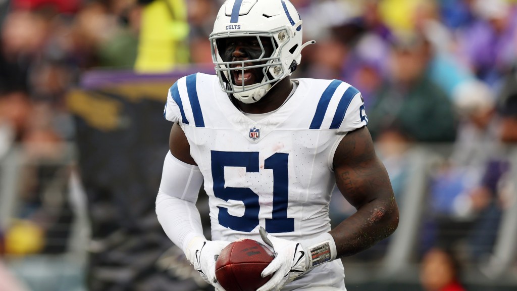 Indianapolis Colts’ Kwity Paye suffers hamstring injury vs. Patriots