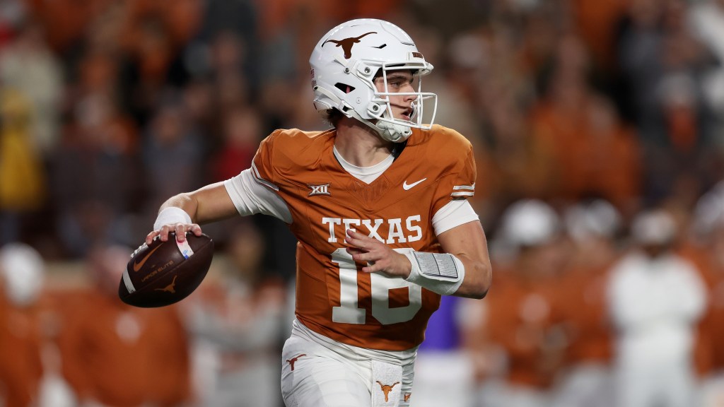 Twitter reacts to Arch Manning’s debut at Texas