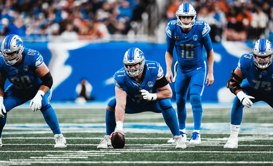 Detroit Lions HC Dan Campbell confirms C Frank Ragnow played 1 week after meniscus surgery