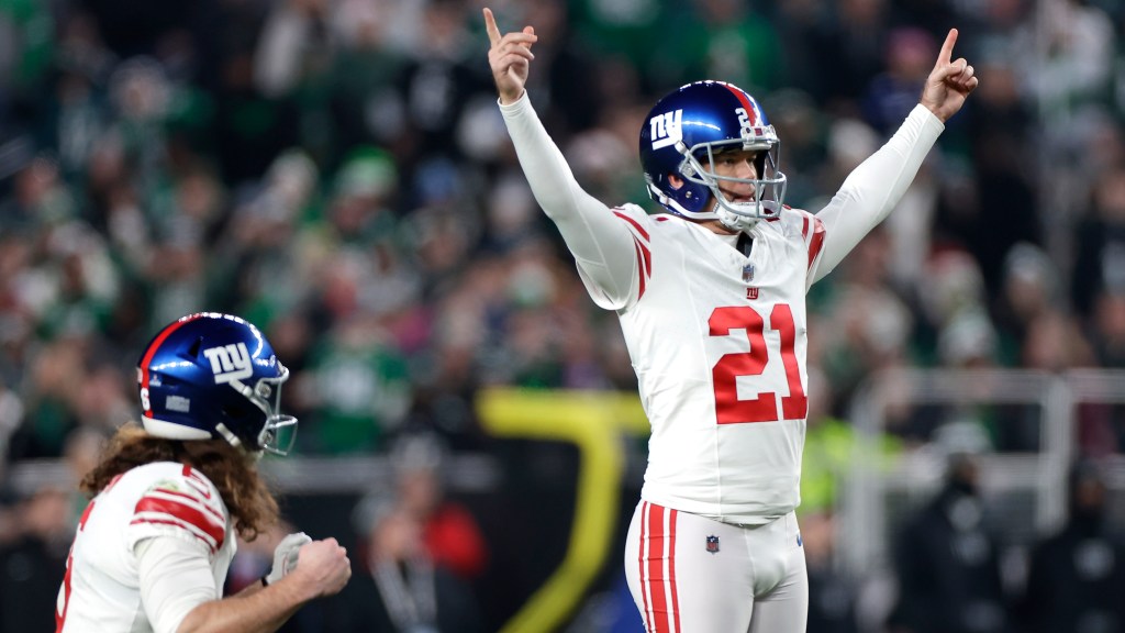 Former CU Buffs kicker Mason Crosby shines in New York Giants debut