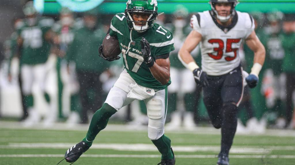 Garrett Wilson player props odds, tips and betting trends for Week 16