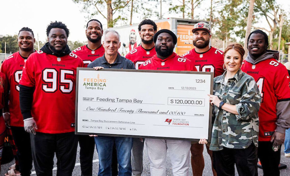 Photos: D-Line Mobile Food Pantry