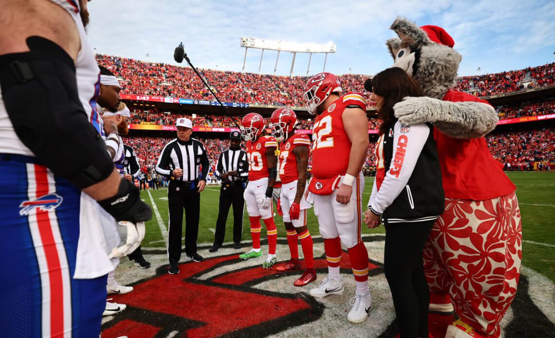 Photos: Warmups & Pregame from Week 14 | Chiefs vs. Bills