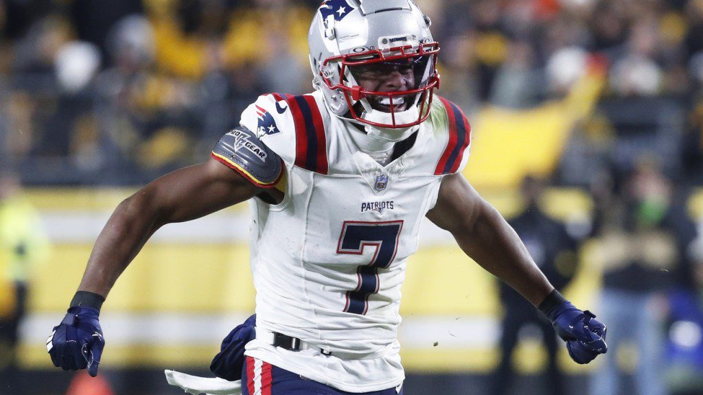 Twitter reacts in shock as Patriots pull off upset win over Steelers