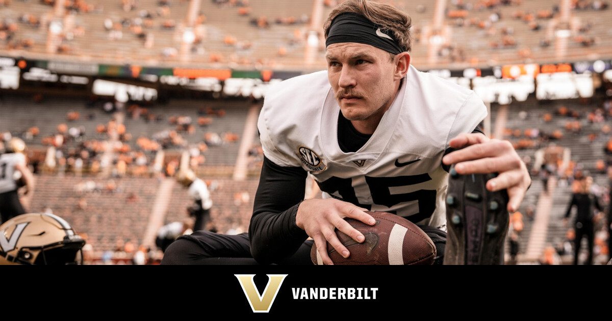 Vanderbilt Football | FWAA Taps Hayball All-American