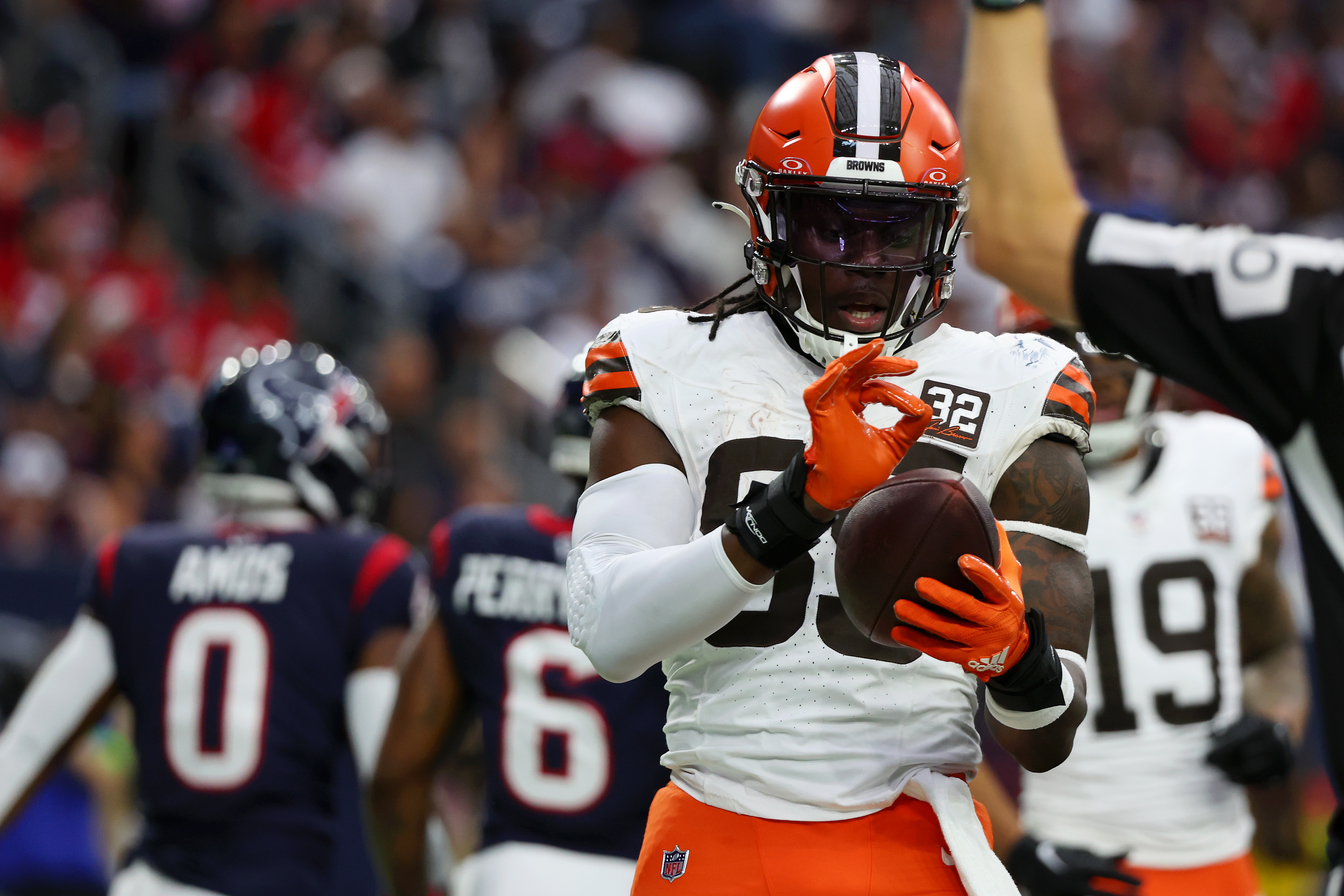 Browns Joel Bitonio Amari Cooper Texans