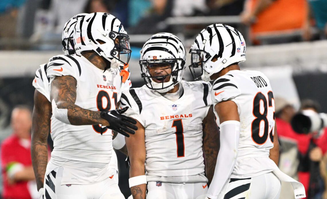 5 Years Later, Houshmandzadeh Counsels Chase To Break His Bengals Record; Without Burrow, Ja'Marr Steps Up In Huddle; Injury Update