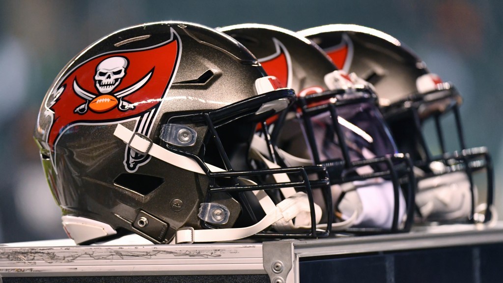 Bucs part ways with defensive assistant Mike Chiurco