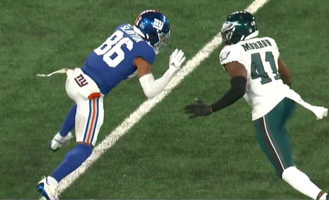 Darius Slayton evades three tackles on 17-yard pickup | Giants vs. Eagles Highlights