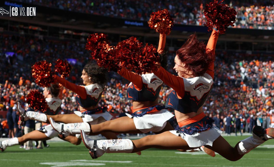 Denver Broncos Cheerleaders game gallery: Week 7 vs. the Packers