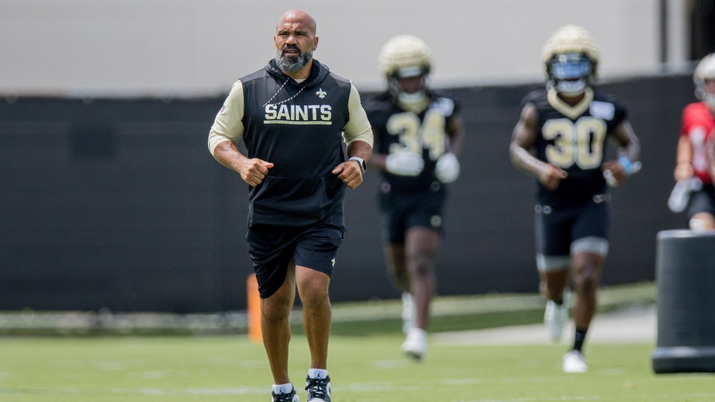 Giants interview Saints RB coach Joel Thomas for possible lateral move