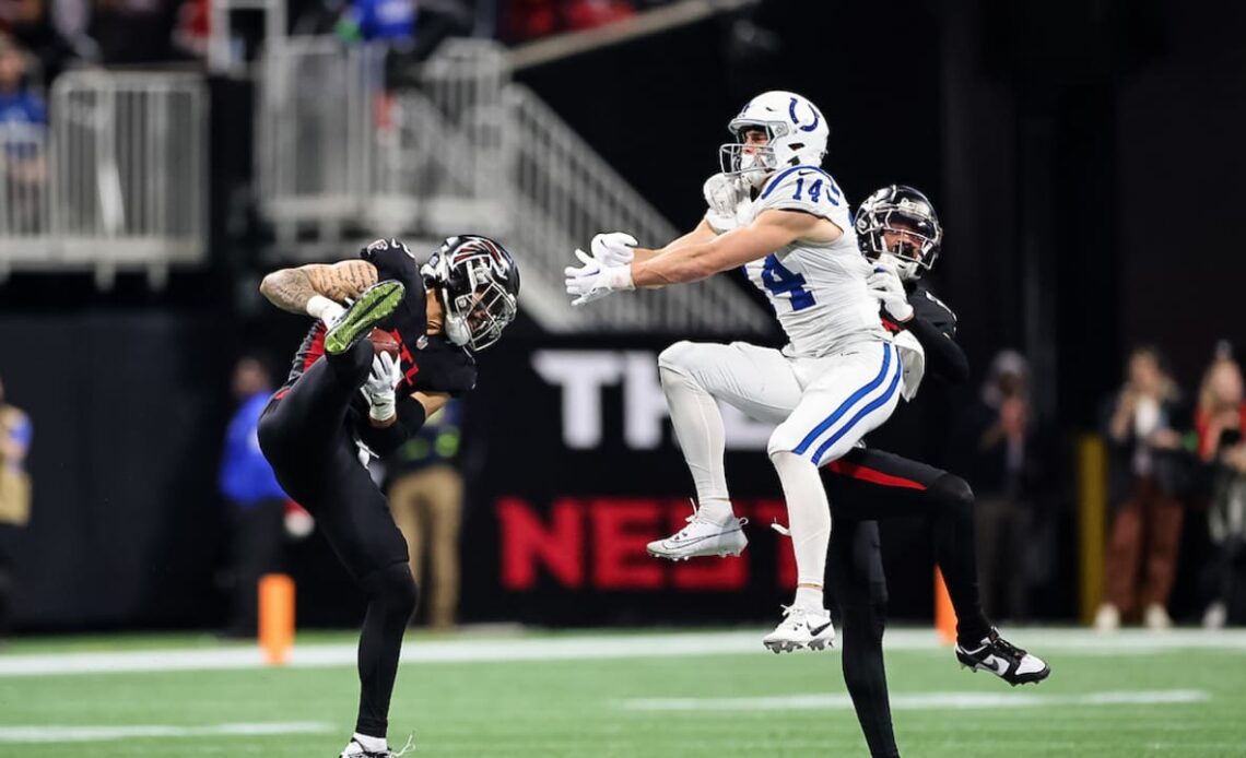 Jessie Bates III picks off Gardner Minshew's pass vs. Indianapolis Colts