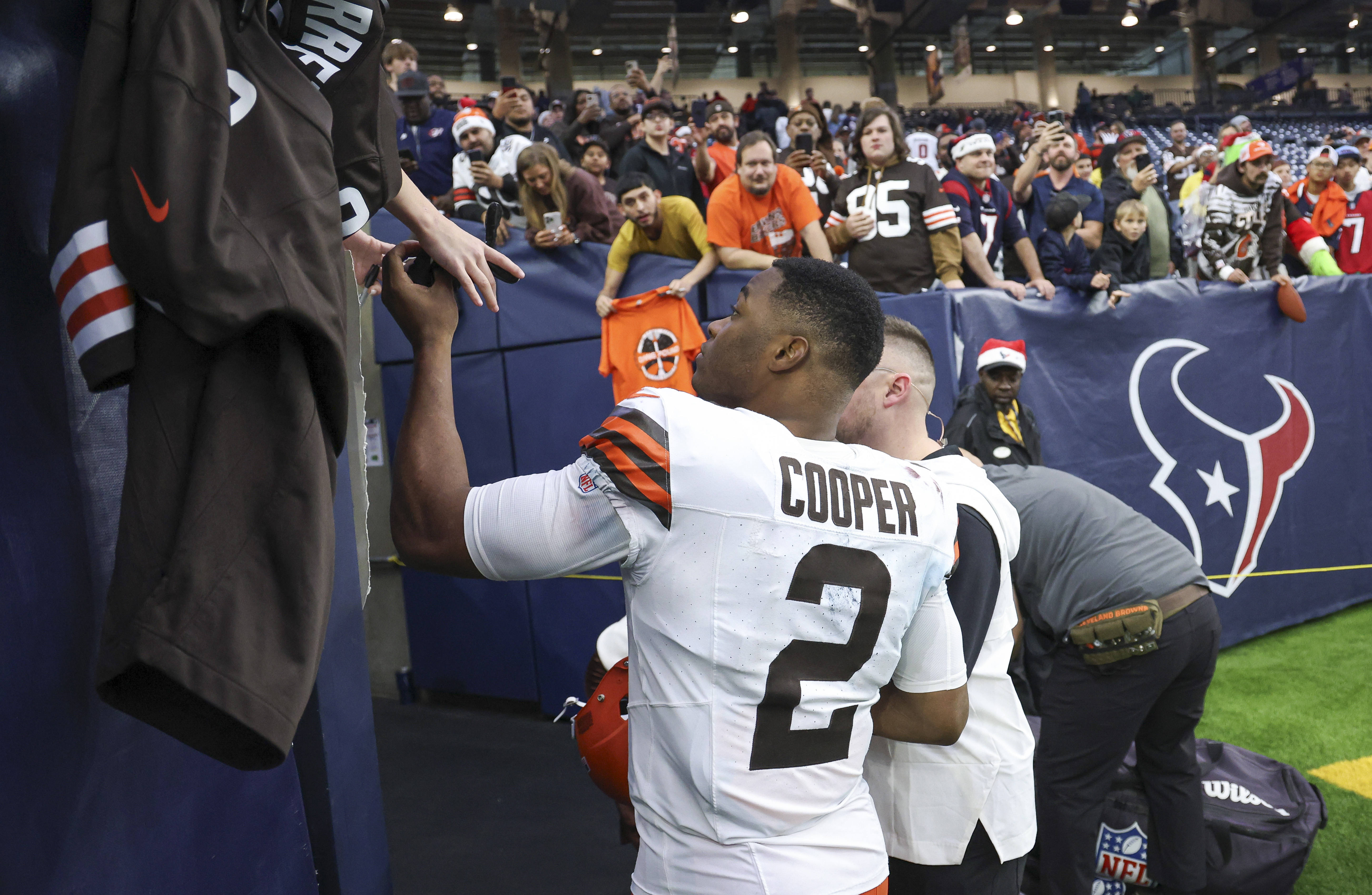 Browns Joel Bitonio Amari Cooper Texans
