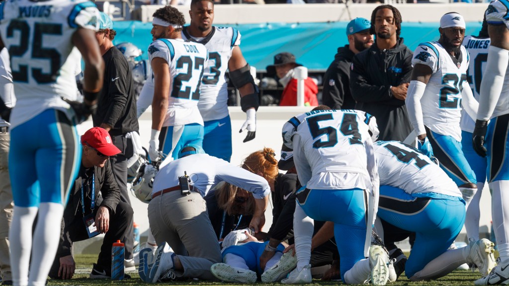 Panthers OLB Marquis Haynes Sr. posts message following concussion