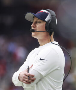 Texans' Bobby Slowik Arranges Second HC Interviews With Commanders, Falcons