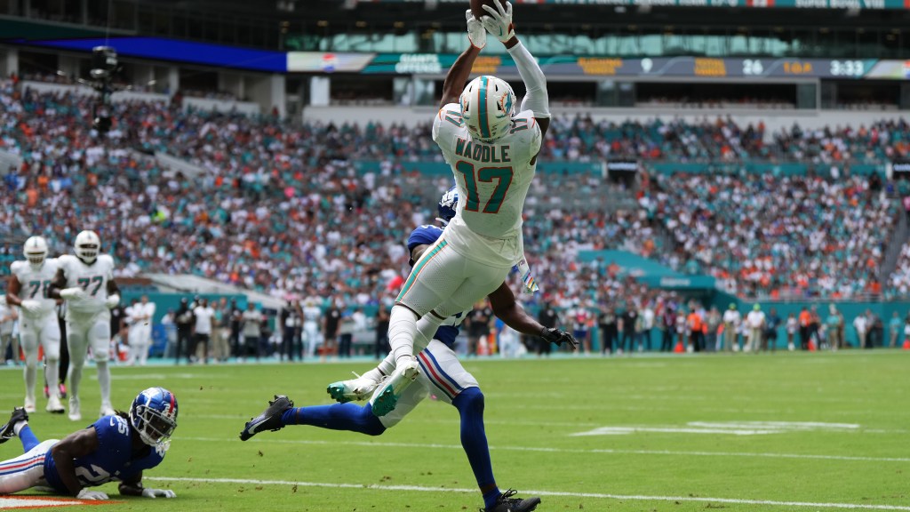 Dolphins WR Jaylen Waddle’s top plays from 2023
