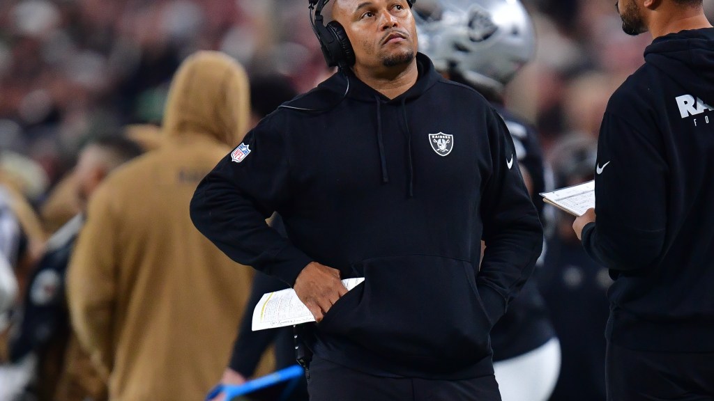 Raiders’ Antonio Pierce finishes last in poll of anonymous NFL execs