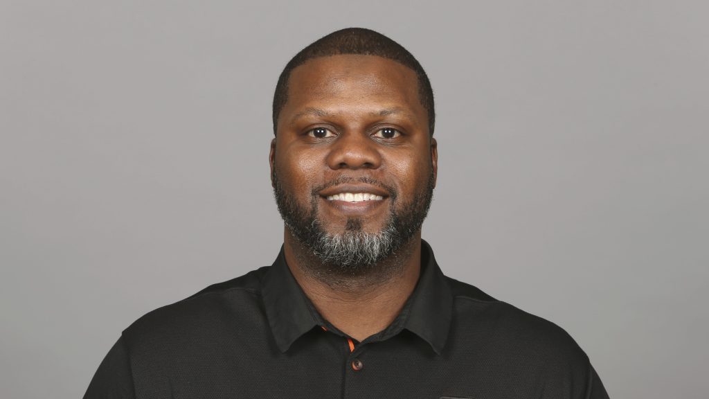 Vikings DBs coach Daronte Jones interviews for Giants DC job