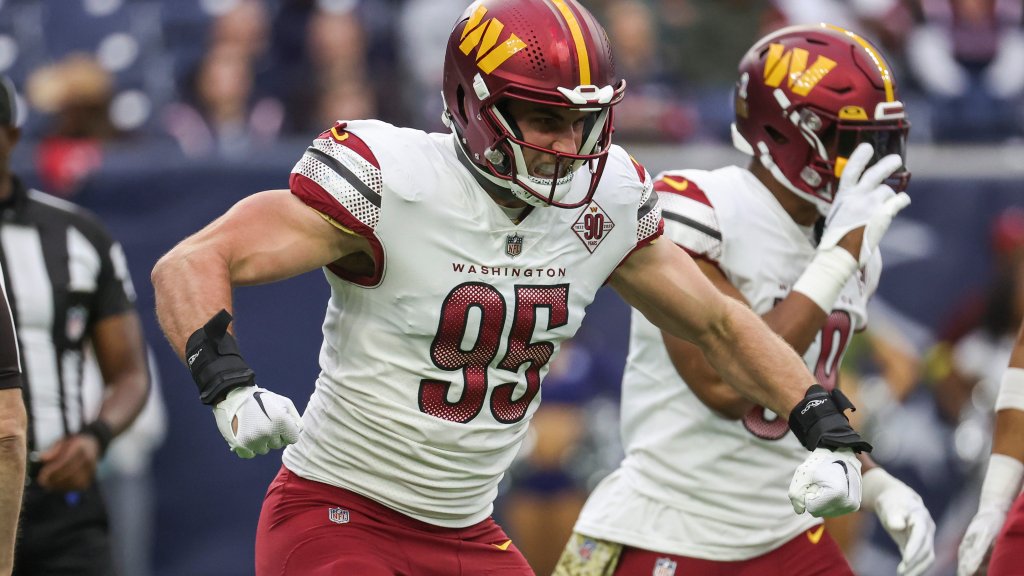 Casey Toohill signs with the Buffalo Bills