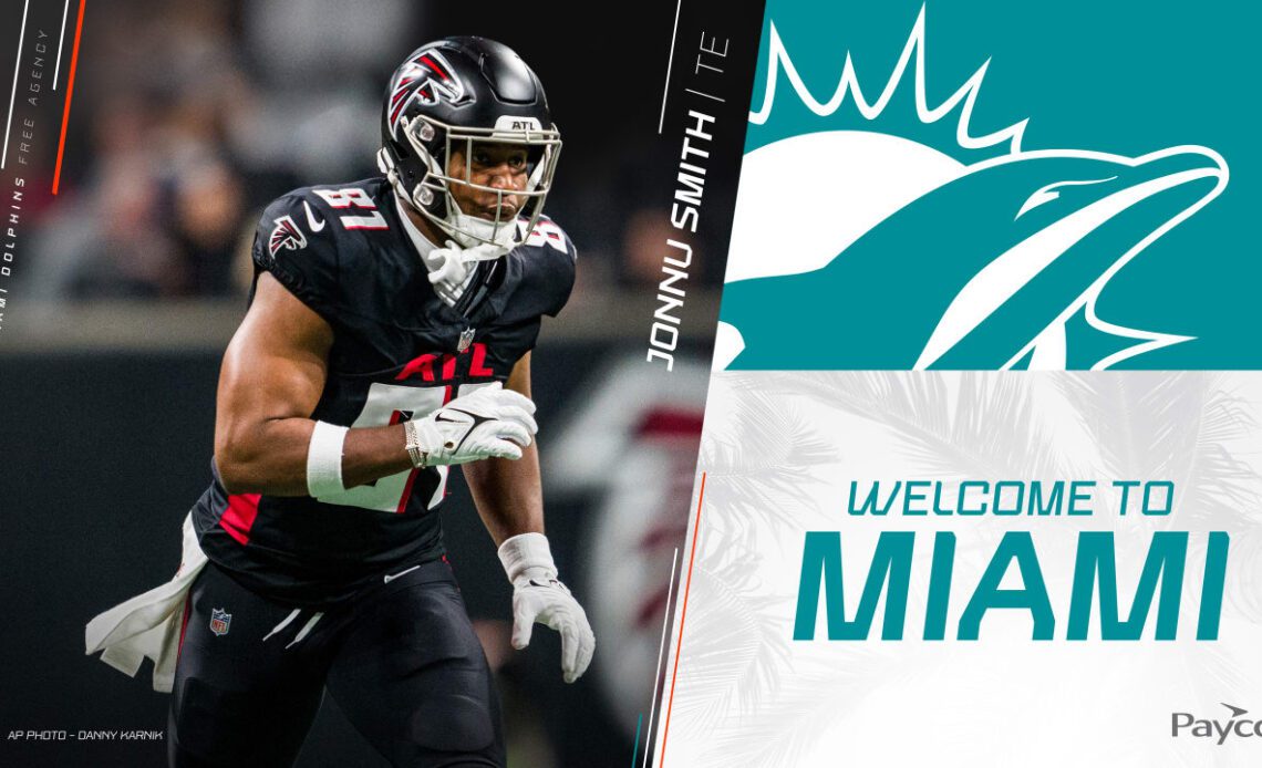 Miami Dolphins Sign Jonnu Smith