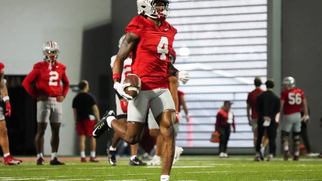 Ohio State wide receiver Jeremiah Smith wins a national award