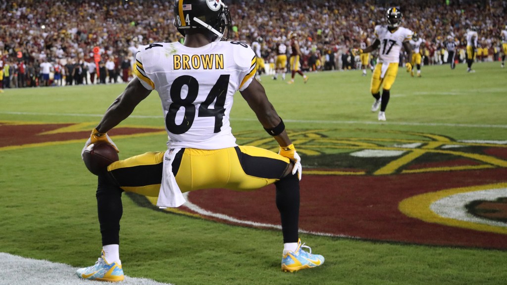 Antonio Brown takes big shot at Steelers franchise on social media