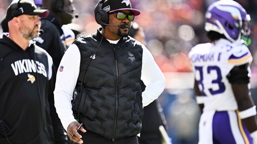 Brian Flores a “master of defensive schemes” says Harrison Phillips