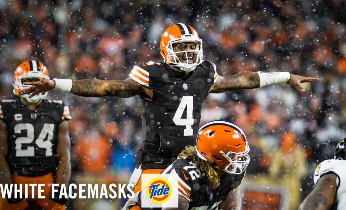 Photos: White Facemasks