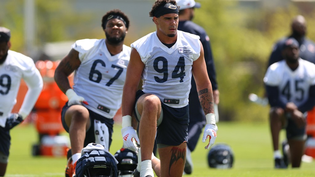 Bears sign EDGE Austin Booker to rookie contract