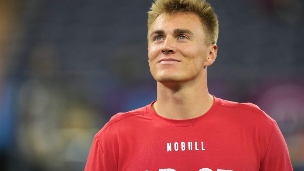 Rookie Bo Nix takes Zach Wilson’s jersey number with the Broncos