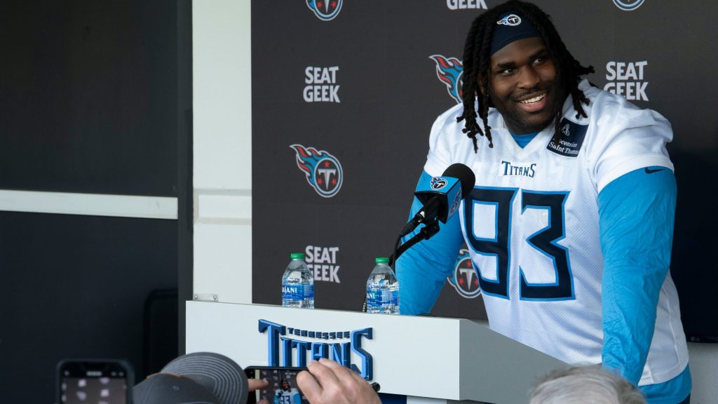 Titans DL T’Vondre Sweat throws shade at University of Tennessee