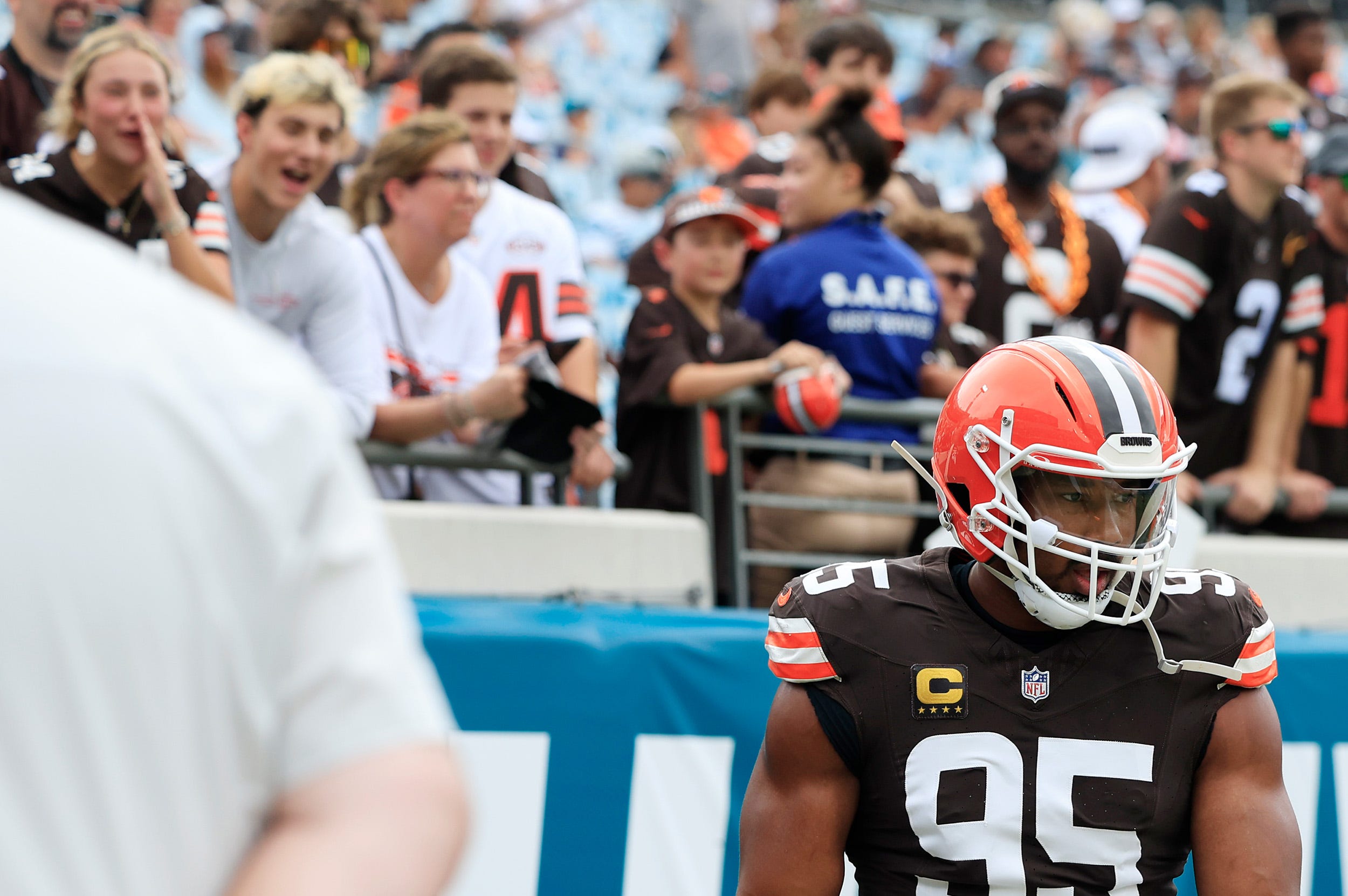 Browns Dawand Jones Giants