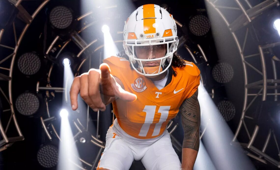 FB PREVIEW: #6/7 Vols Head to #15/13 Oklahoma for Ranked Showdown in SEC Opener