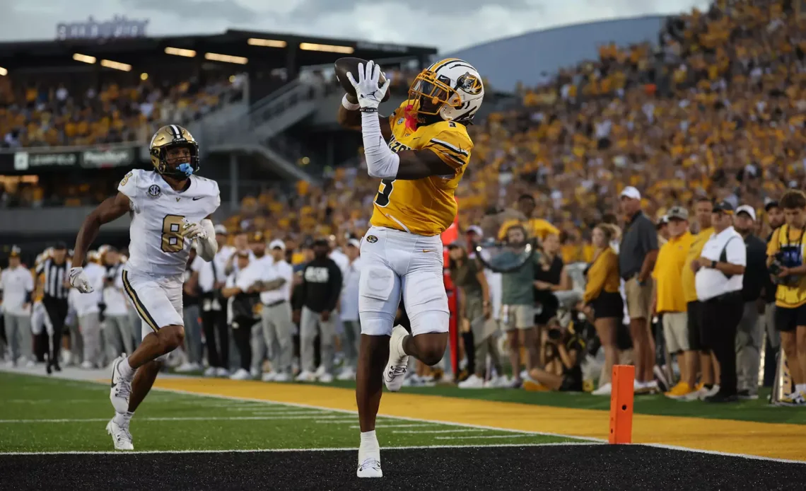 Luther Burden MizzouFB_Vanderbilt_2024_BANNER_WILL2238.jpg