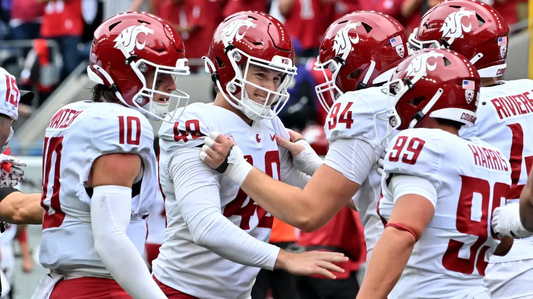 Dean Janikowski Named Allstate Wuerffel Trophy Finalist